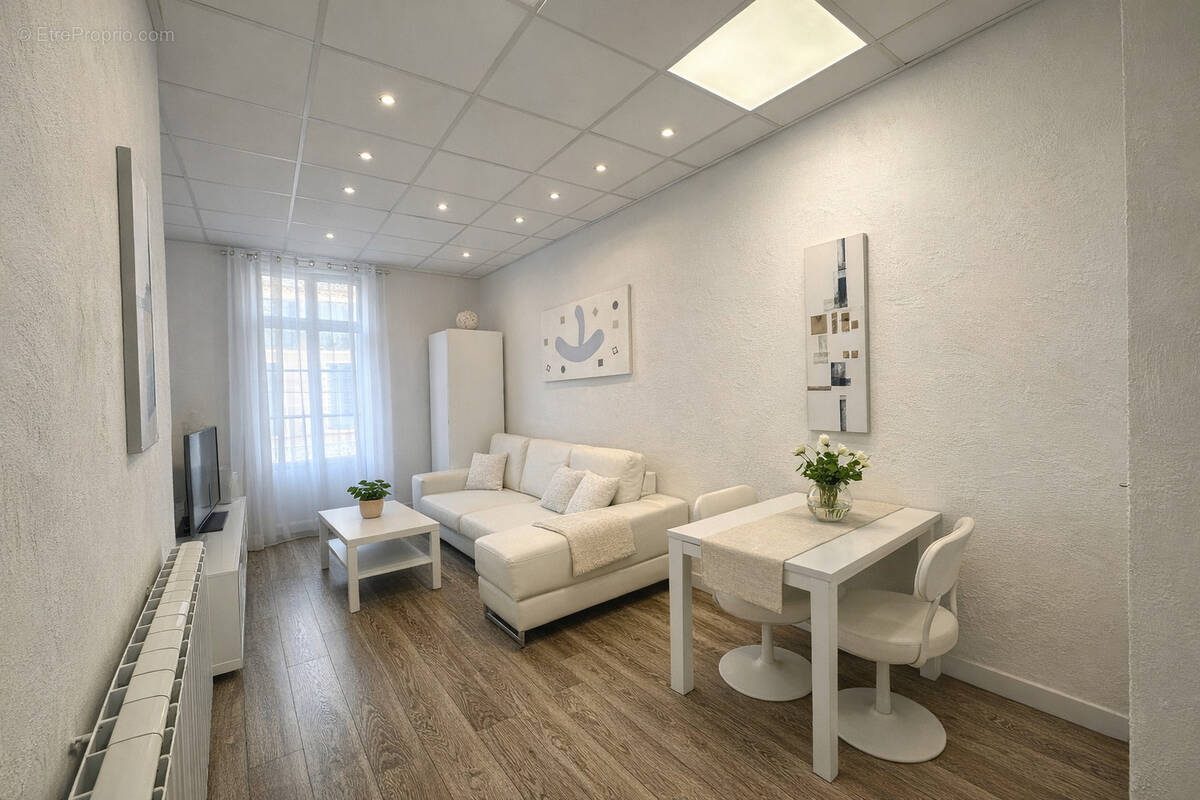 Appartement à VALLAURIS