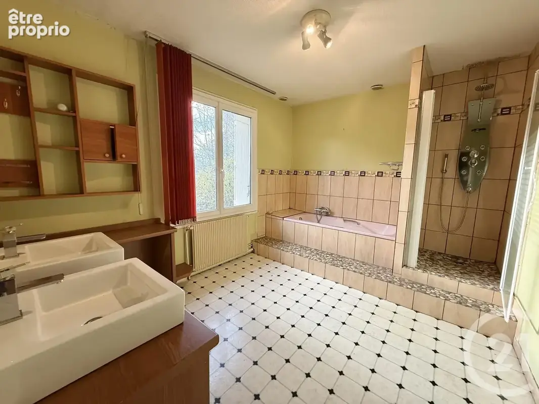 Maison 272 m² à Vezezoux  - photo 8