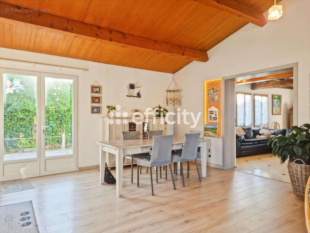 Maison à PORT-DES-BARQUES