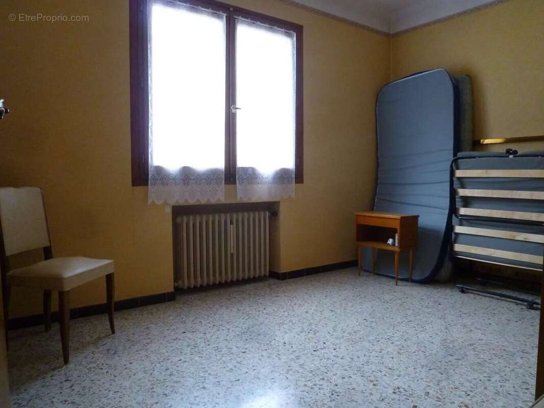 Maison à PUGET-THENIERS