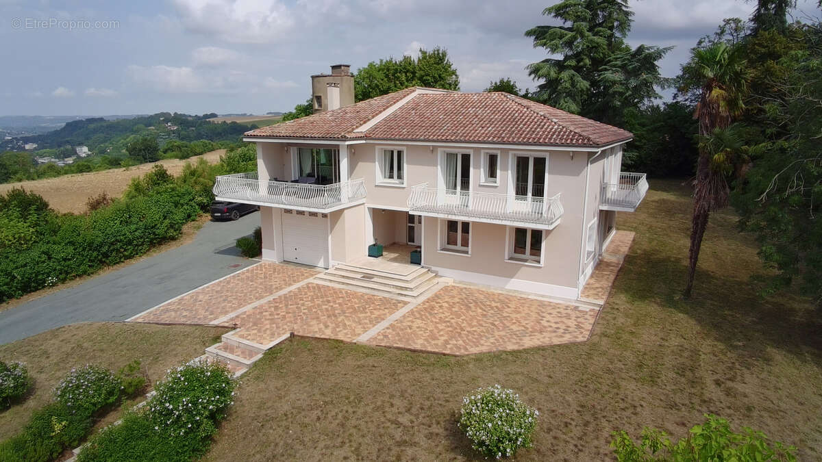 Agen - belle villa avec piscine et terrain - photo 2