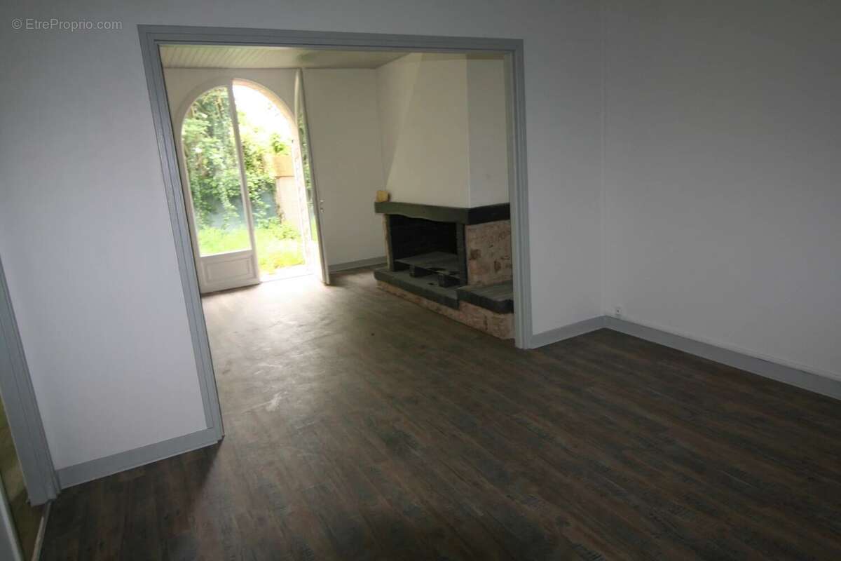 Appartement à BRIIS-SOUS-FORGES