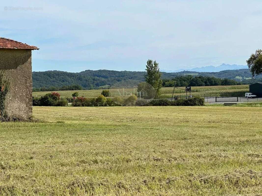 Maison à MONLEON-MAGNOAC