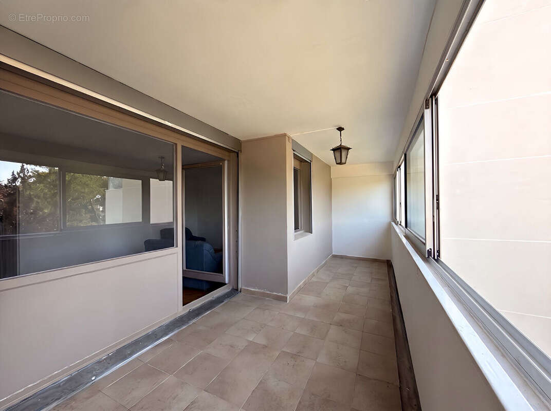 Aix-en-Provence OUEST - Appartement T4 de 80 m² avec terrasse, cave et ascenseur - photo 10