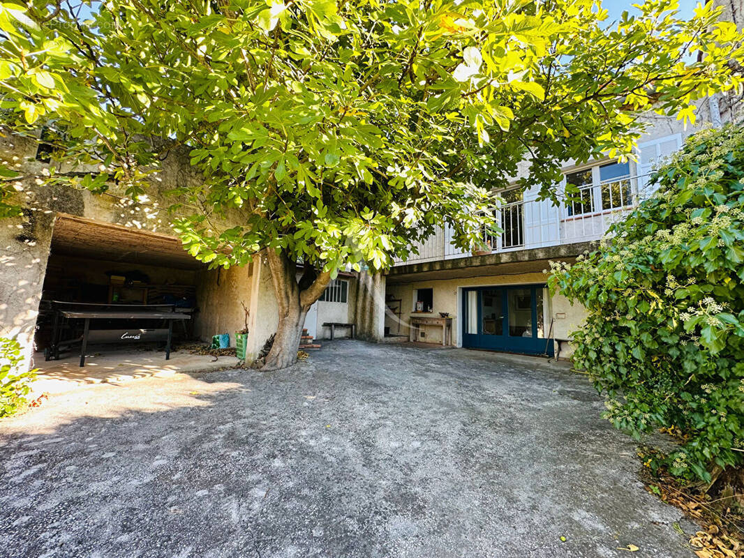 Maison à CARQUEIRANNE