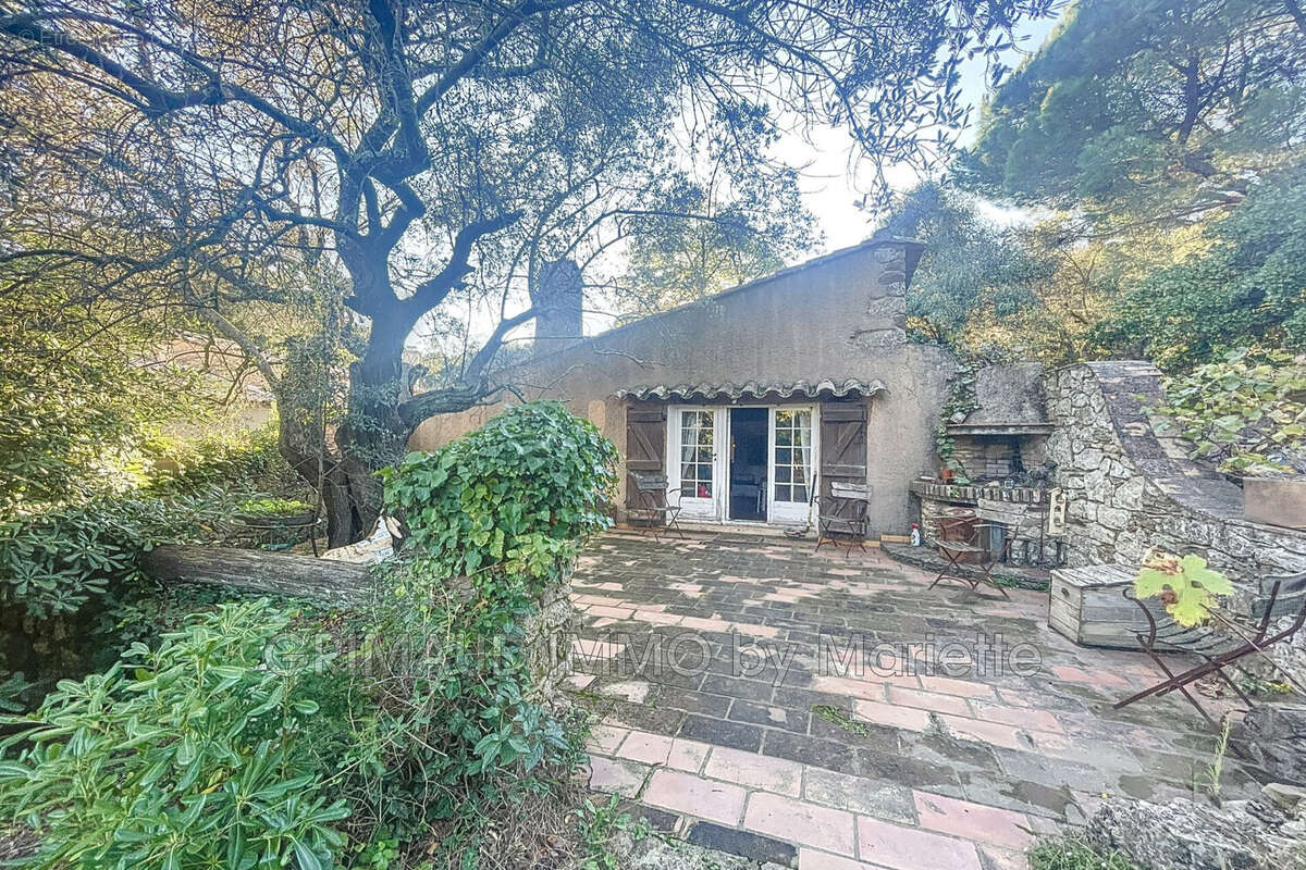 Maison à LA GARDE-FREINET