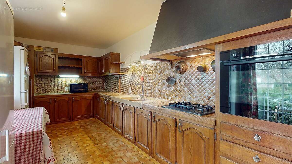 Maison à SAINT-PRYVE-SAINT-MESMIN