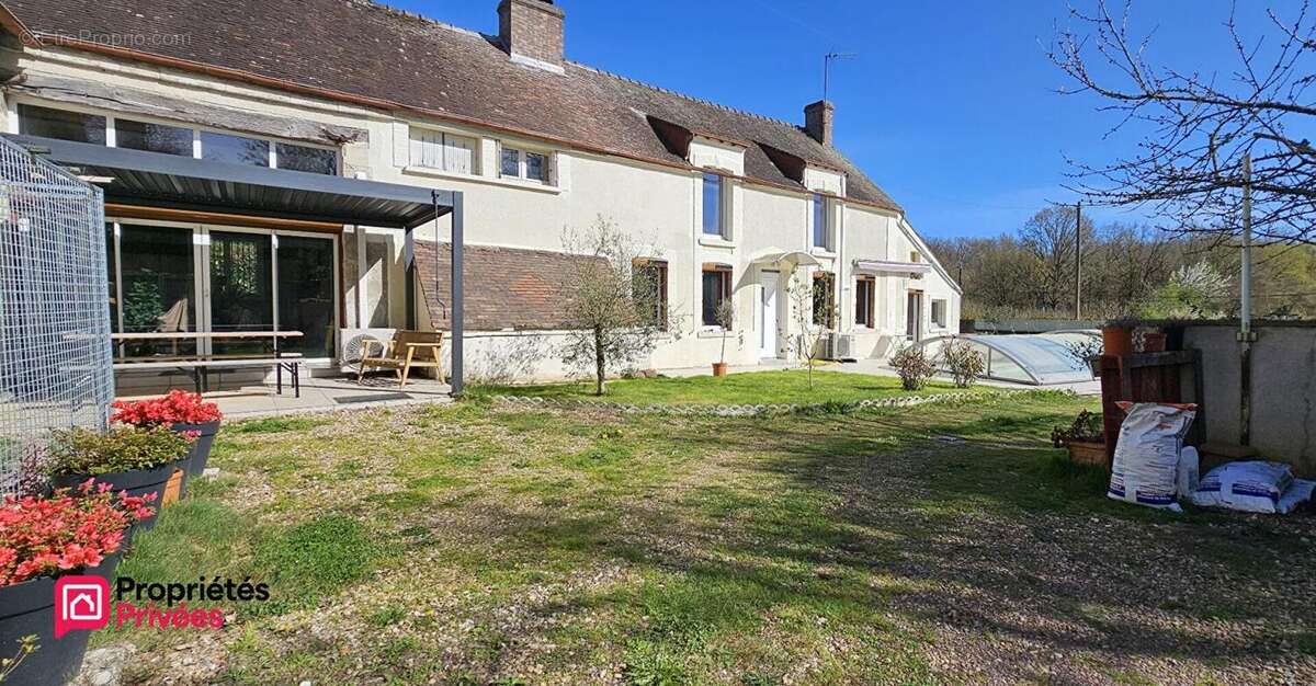 Maison à LA SELLE-SUR-LE-BIED