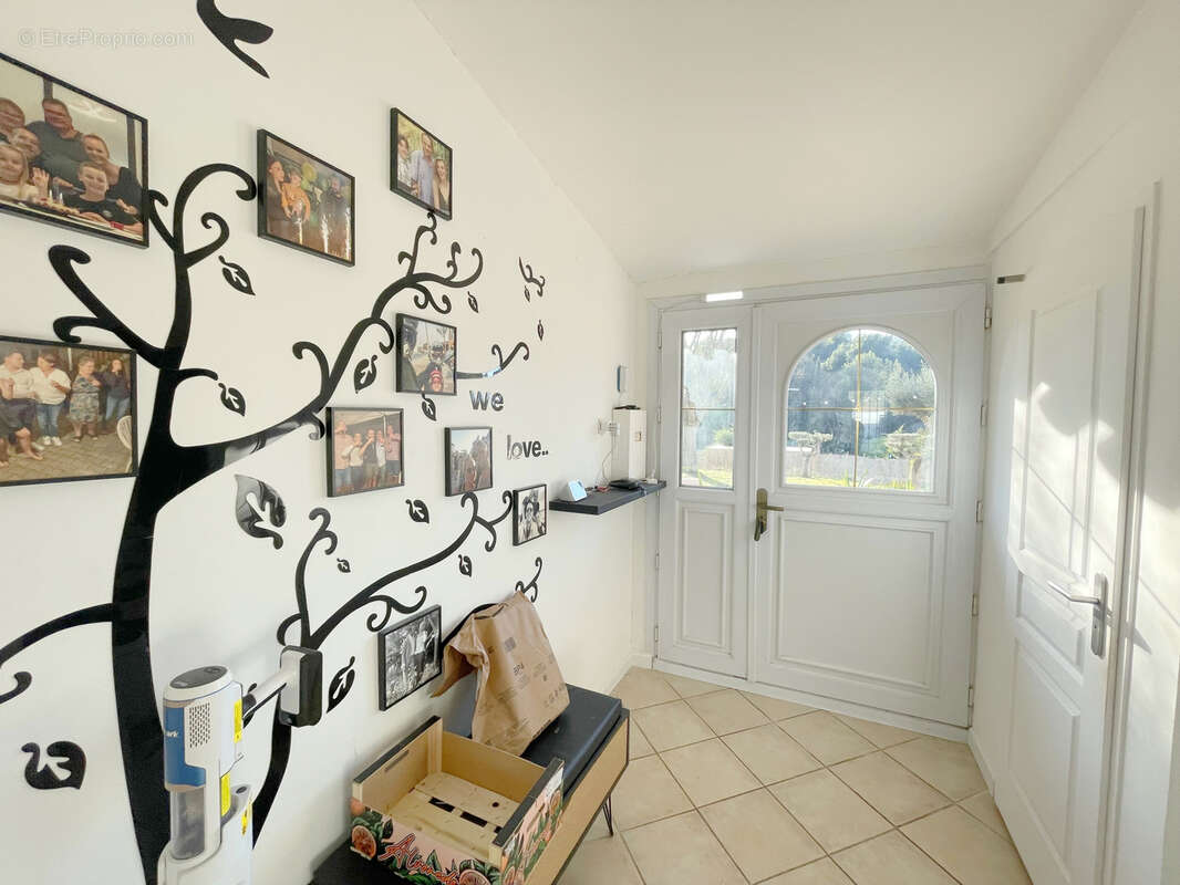 Villa de standing de plain pied de 160 m2 avec piscine + T2 indépendant à Sanary sur Mer sur un terrain de 200 - photo 14