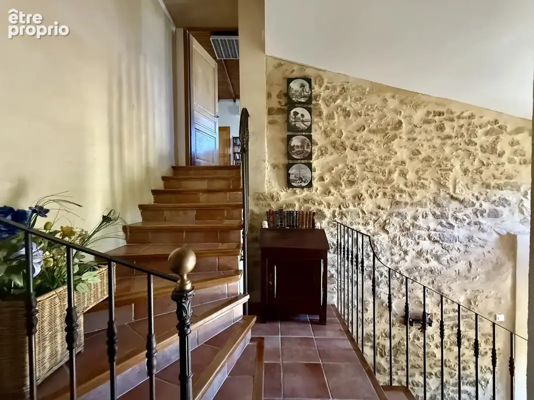 CARCASSONNE - Entièrement rénovée avec goût, 4.4 Ha de terrain et maison d'amis - photo 11