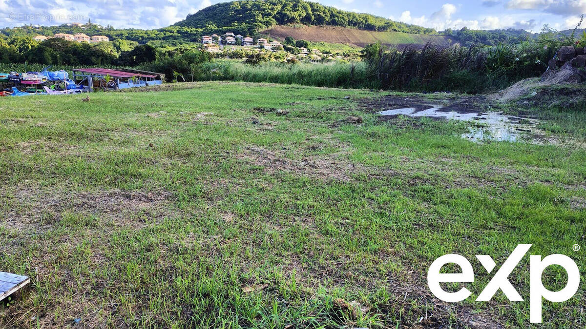Terrain à LE VAUCLIN