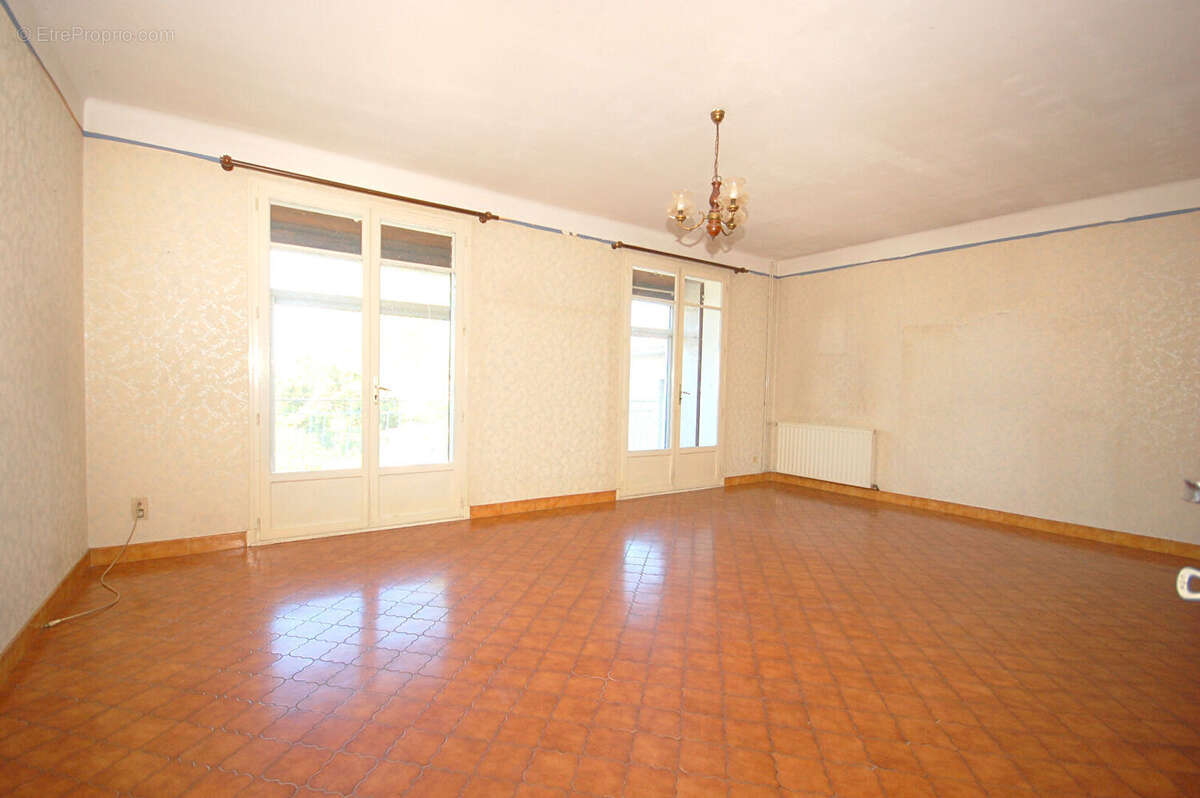 Maison de Village - Piolenc - 5 pièces- 137 m² - photo 5