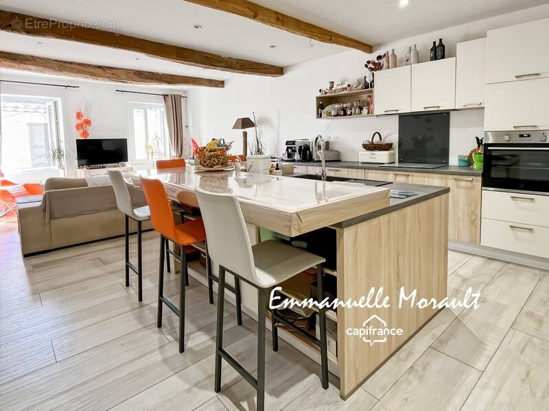 Appartement à BAGNOLS-EN-FORET