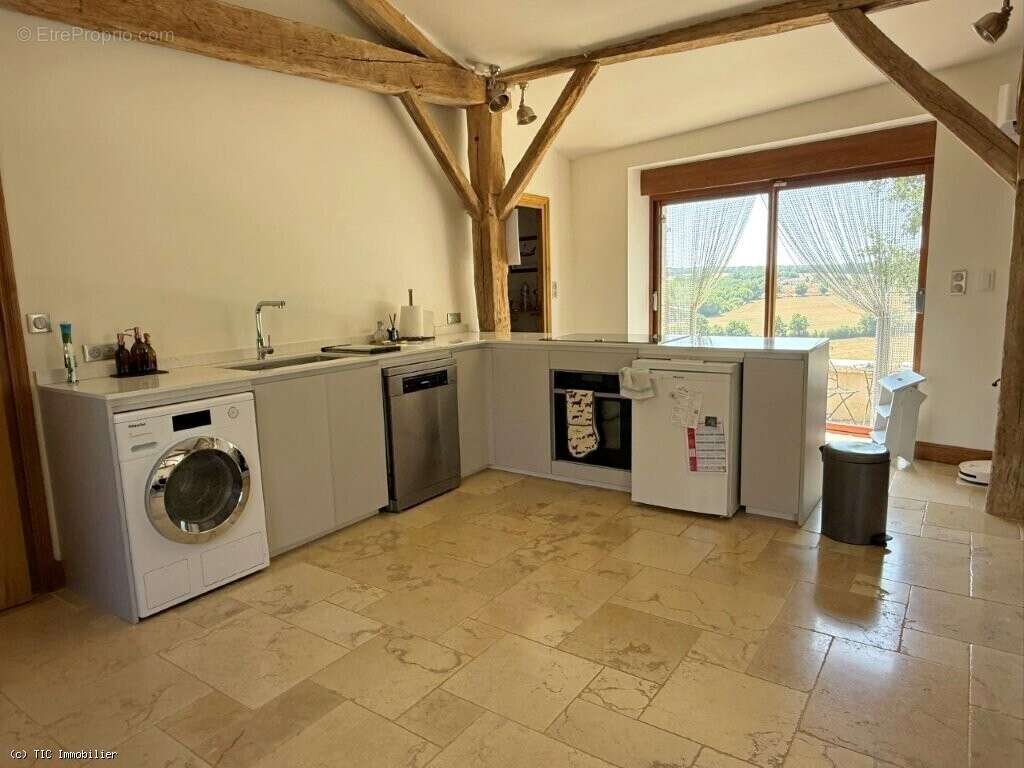 Maison à CHARROUX