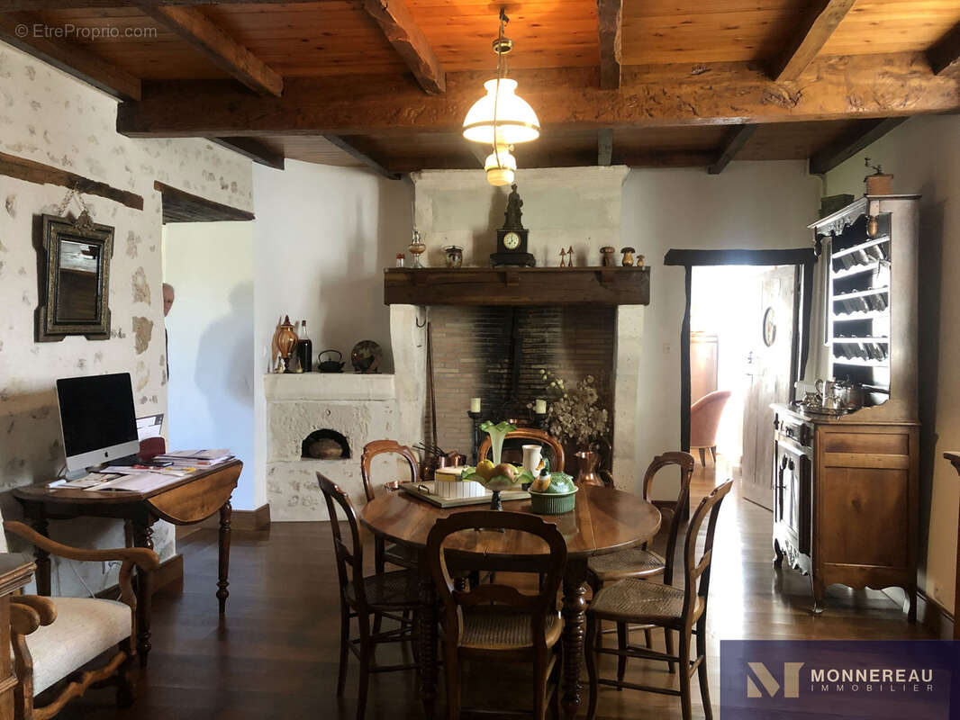 Maison à BRIE-SOUS-BARBEZIEUX