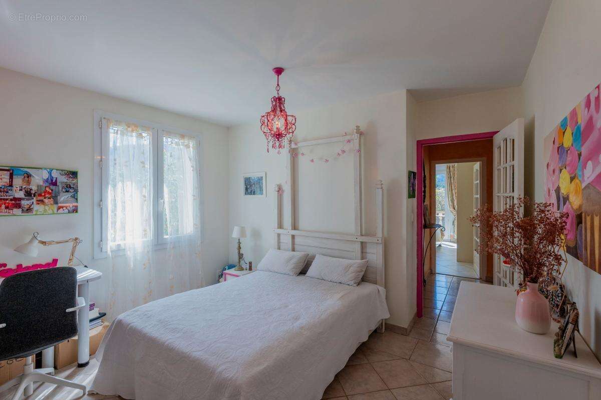 Maison à LE CASTELLET