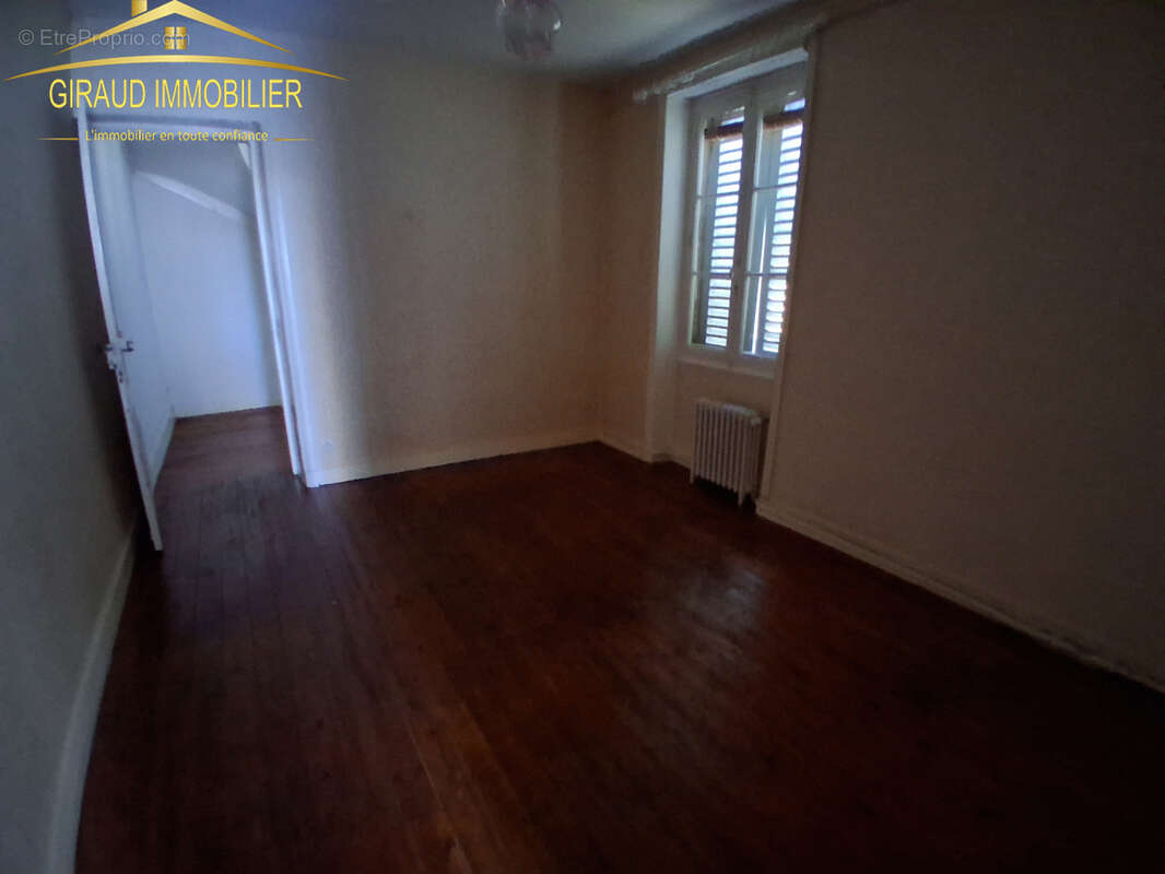 Appartement à CHARLIEU