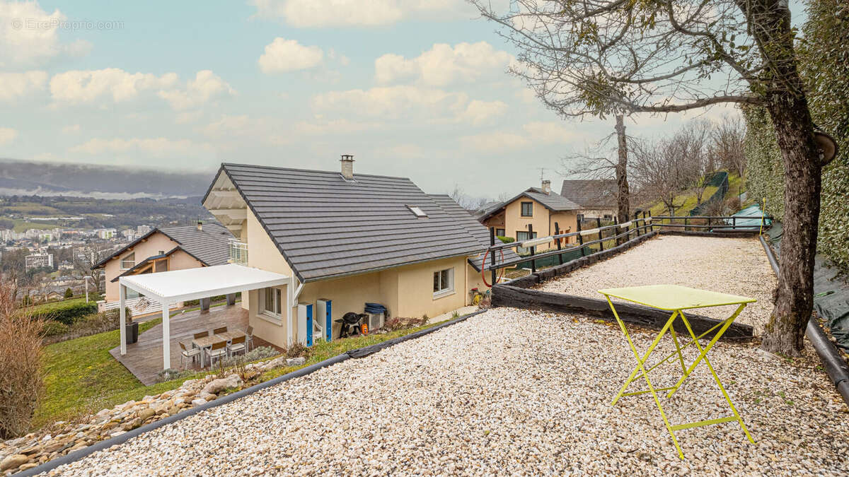 Maison à JACOB-BELLECOMBETTE