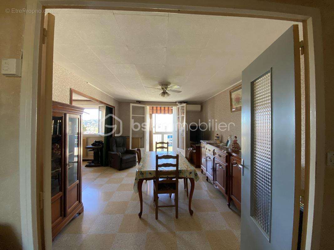 Exclusivite !!! *** appartement traversant avec cave dernier etage toulon *** - photo 3