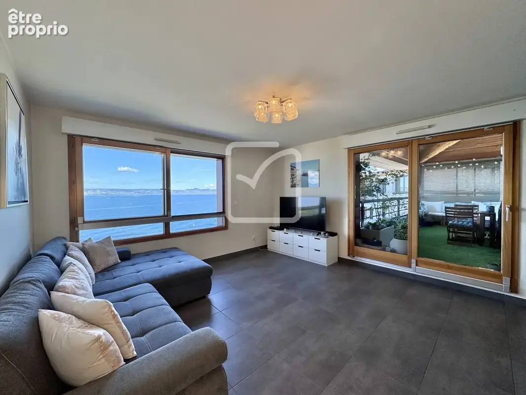 Appartement T4 de 90m2 pied dans l'eau - Amphion-Les-Bains - photo 2