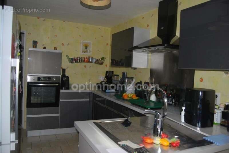 Maison de 120m2 à 5 minutes du bourg de BRIE et de CHAMPNIERS (16) - photo 2