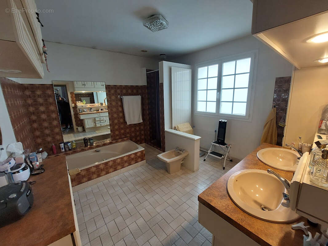 Maison à FLAVIGNAC