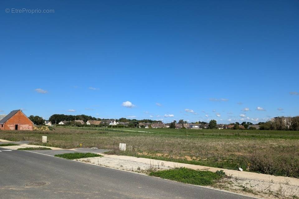 Terrain à PIERRES