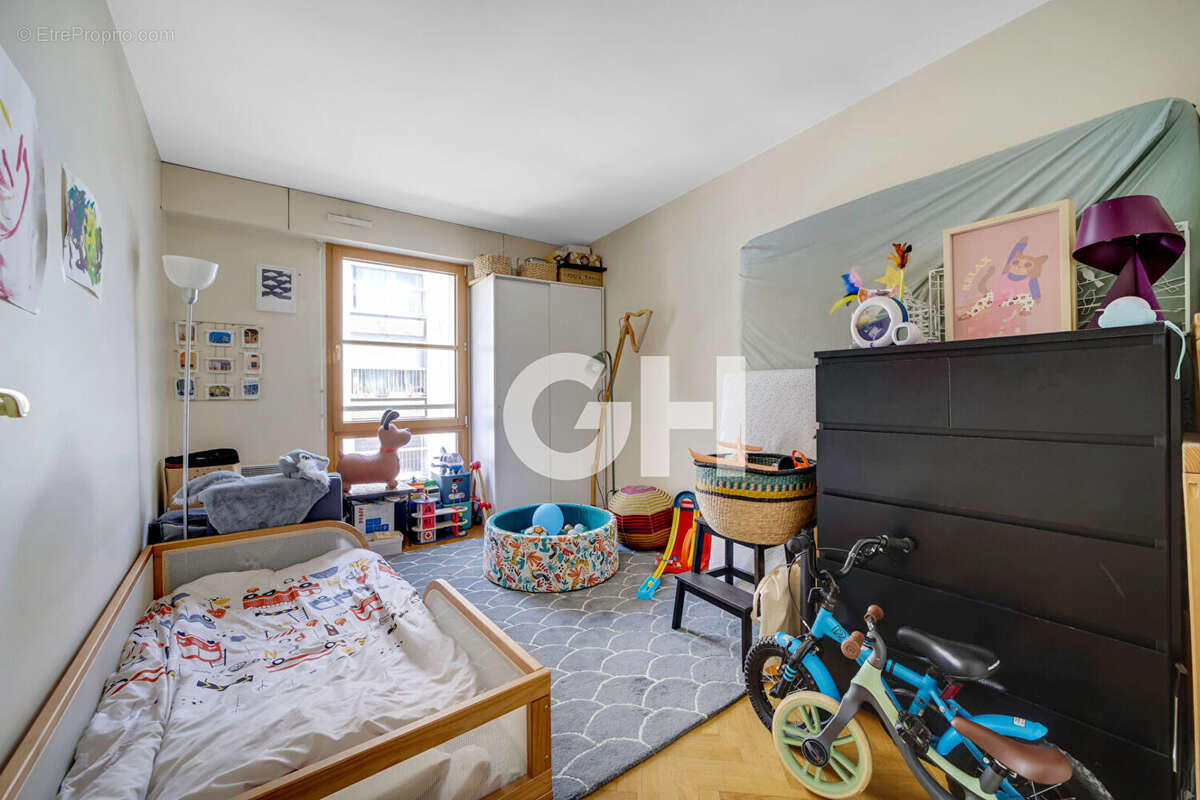 Appartement à PARIS-11E