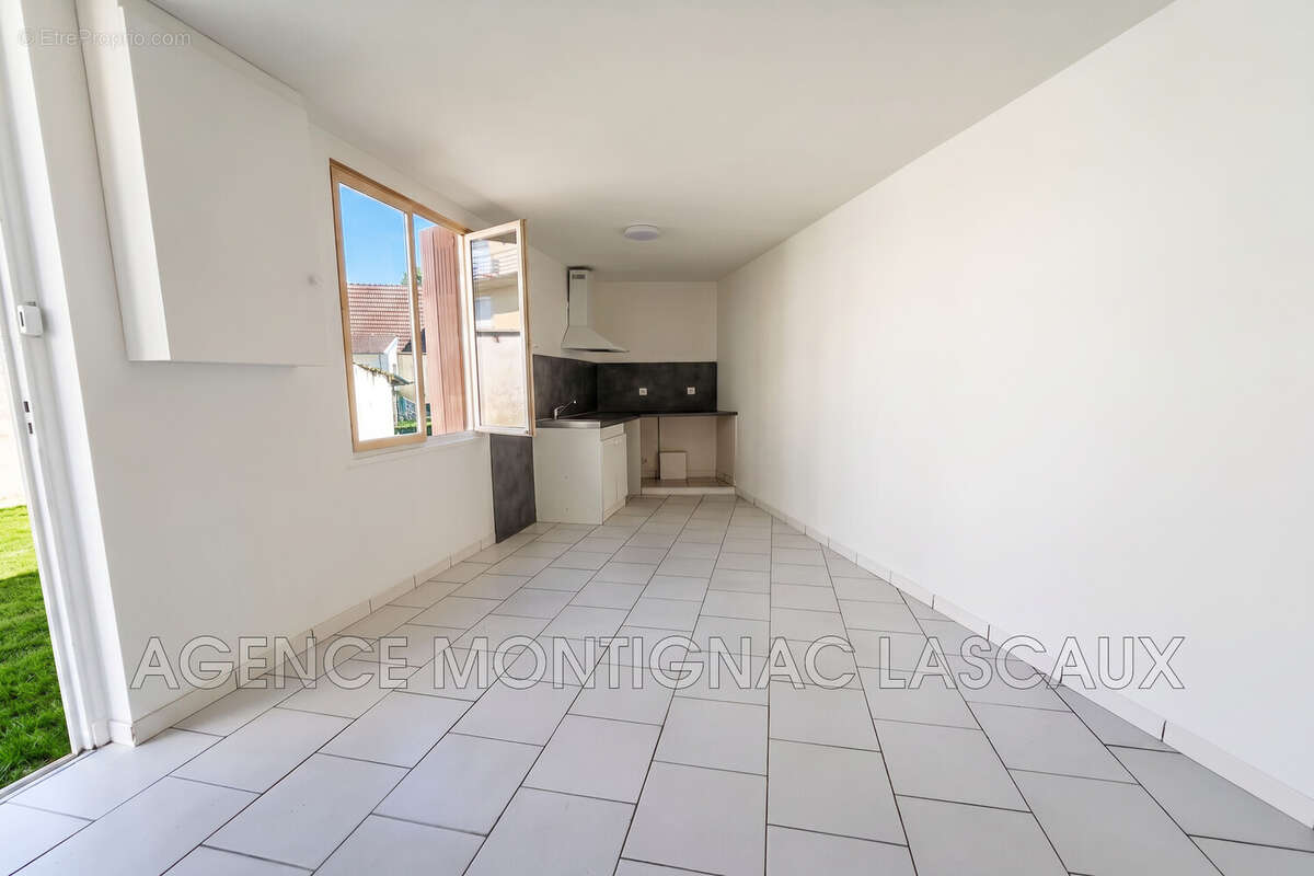 Maison 32 m² à Montignac  - photo 2