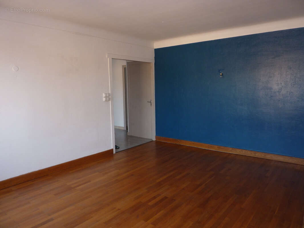 Appartement à MILLERY