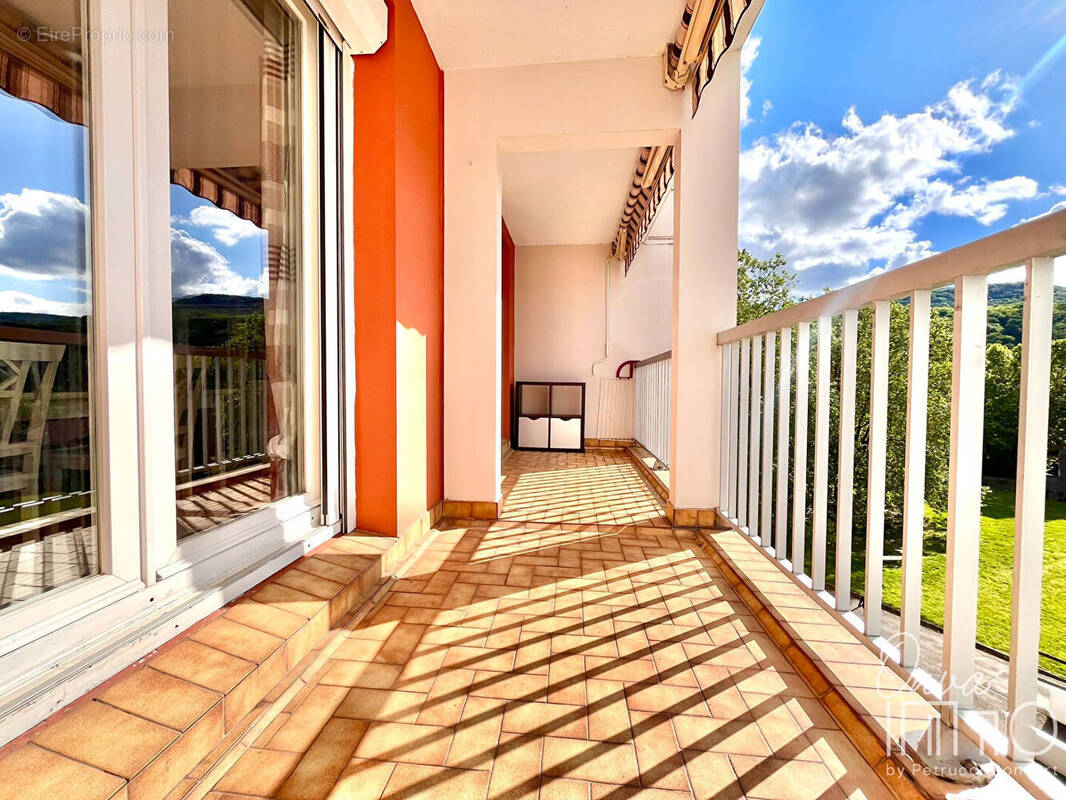 Appartement à FONTAINES-SUR-SAONE