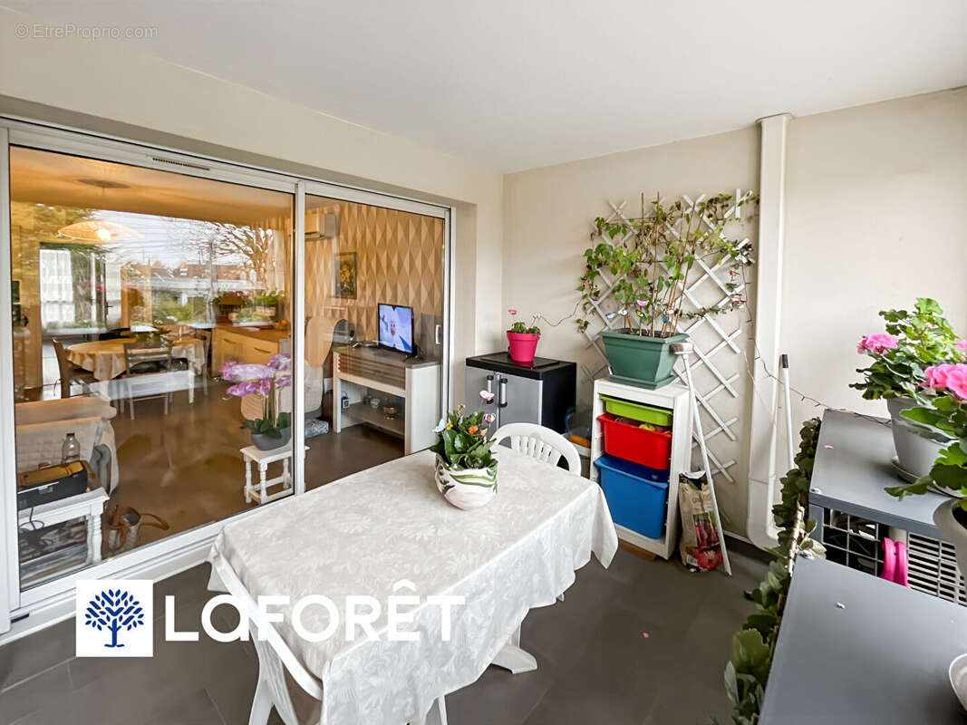 Appartement à SAINTE-GENEVIEVE-DES-BOIS