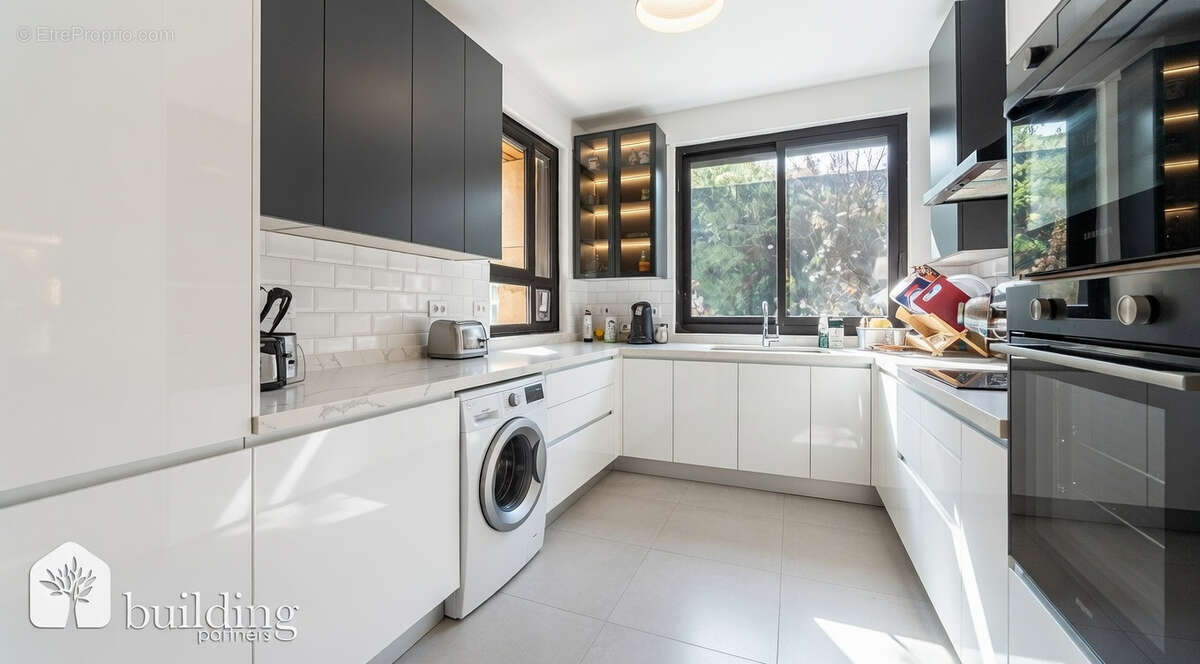 Appartement à LEVALLOIS-PERRET