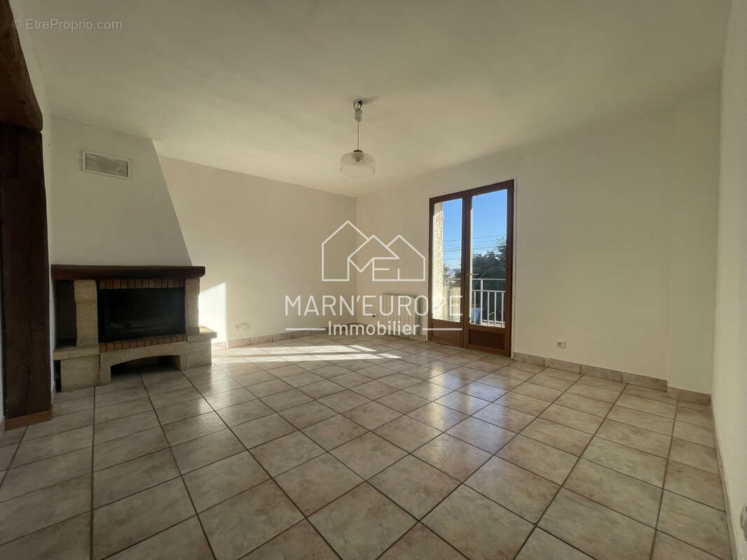 Appartement à VILLIERS-SUR-MORIN