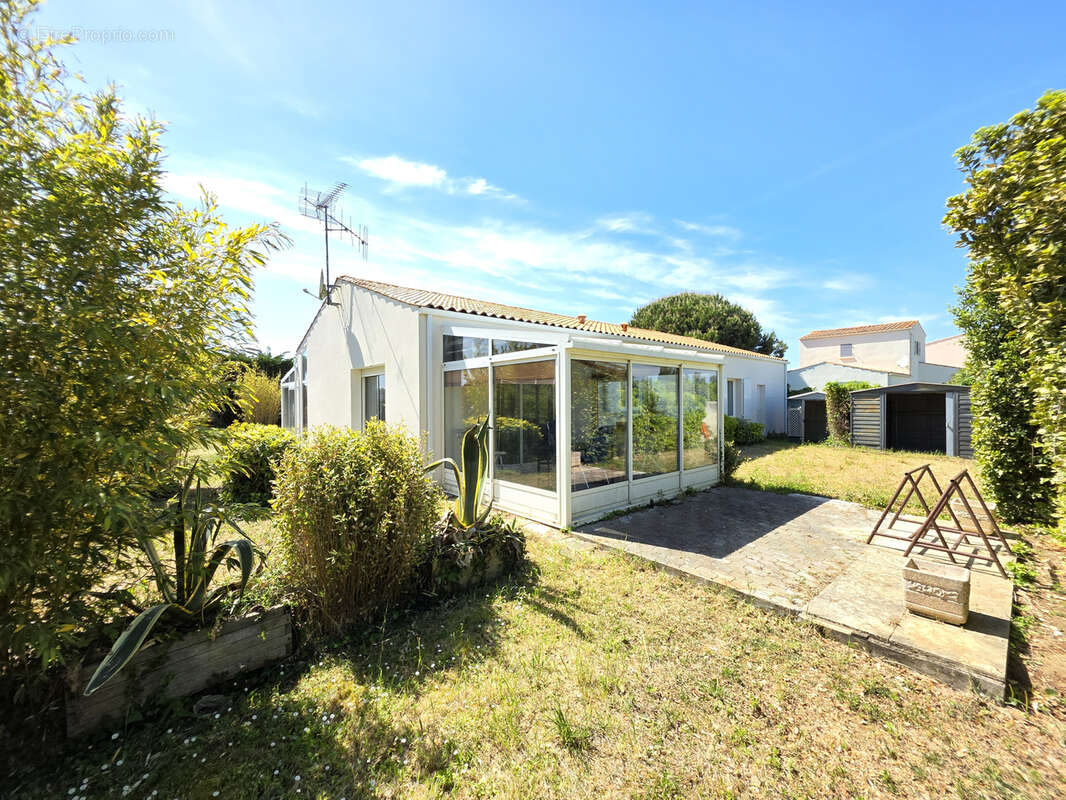 Maison à LA BREE-LES-BAINS