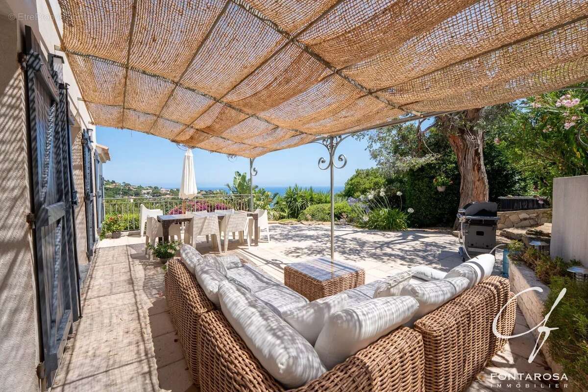 Maison à ROQUEBRUNE-SUR-ARGENS