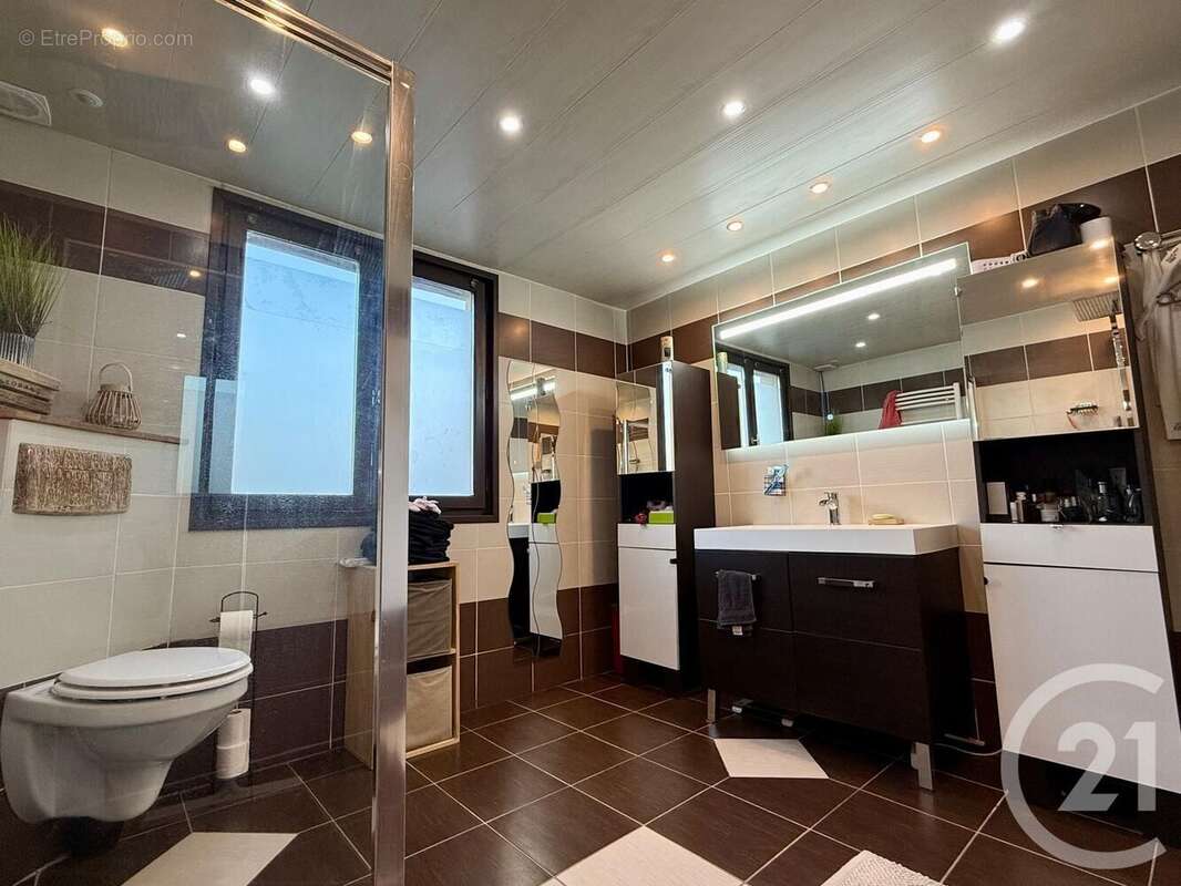 Maison à SAINT-OUEN-MARCHEFROY