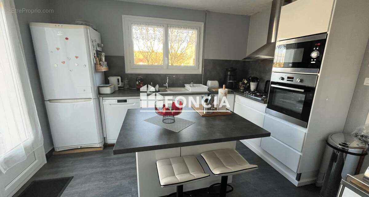 Maison à CERANS-FOULLETOURTE