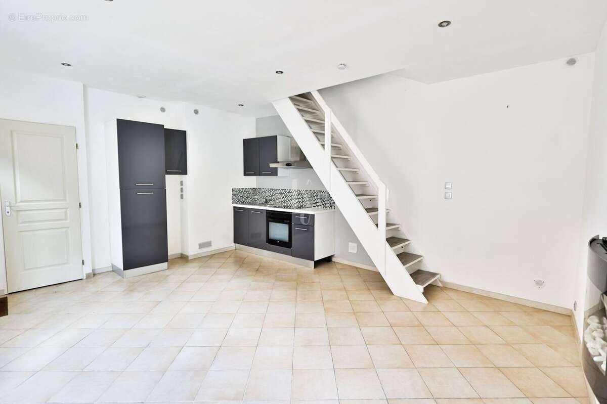 Maison à SAINT-GERMAIN-LES-BELLES