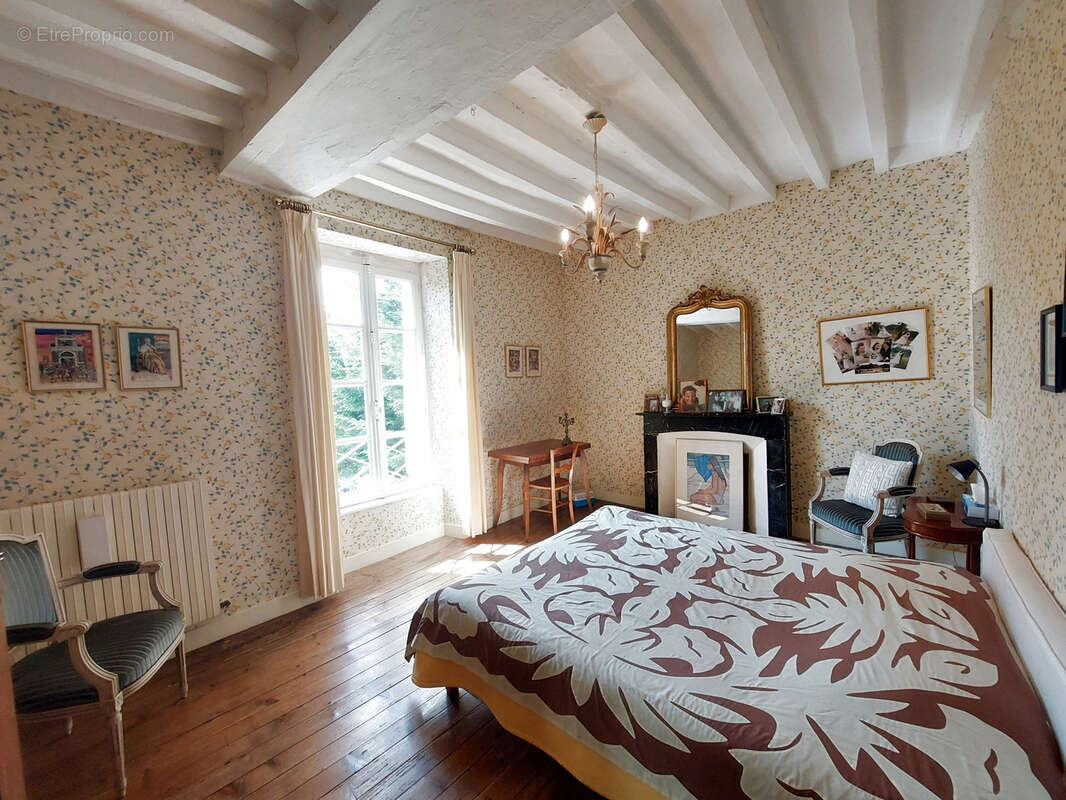 Maison à ARGENTRE-DU-PLESSIS