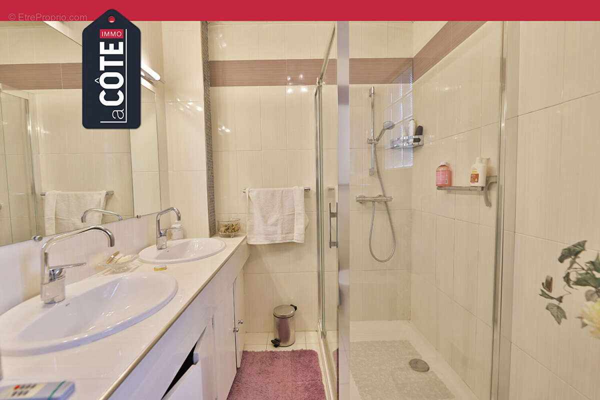 Appartement à MANDELIEU-LA-NAPOULE