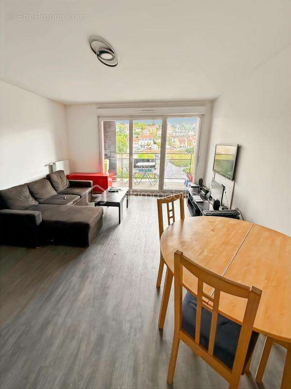 Appartement à CORBEIL-ESSONNES