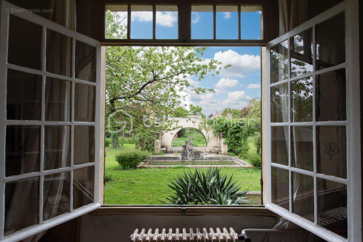 Maison à SAVIGNY-LE-TEMPLE