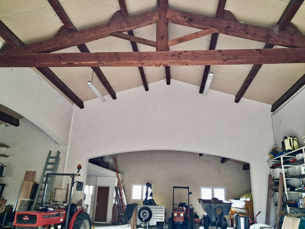 Autre à LA CAUNETTE