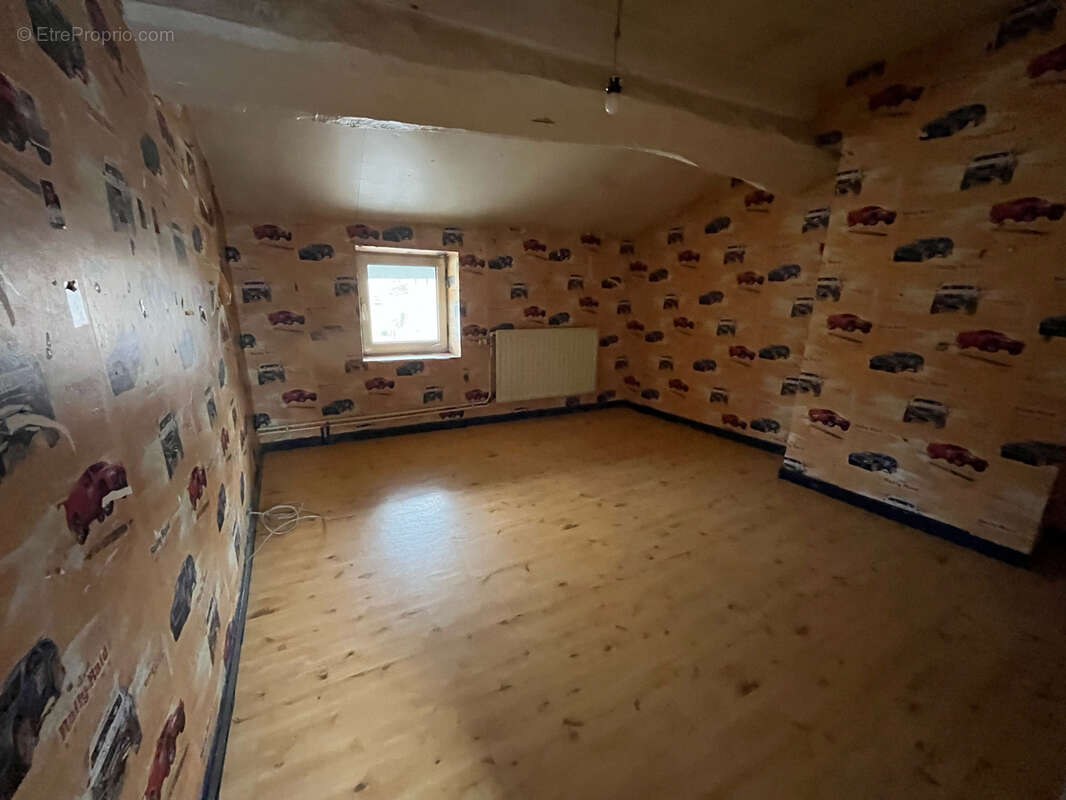 Appartement à GENAY