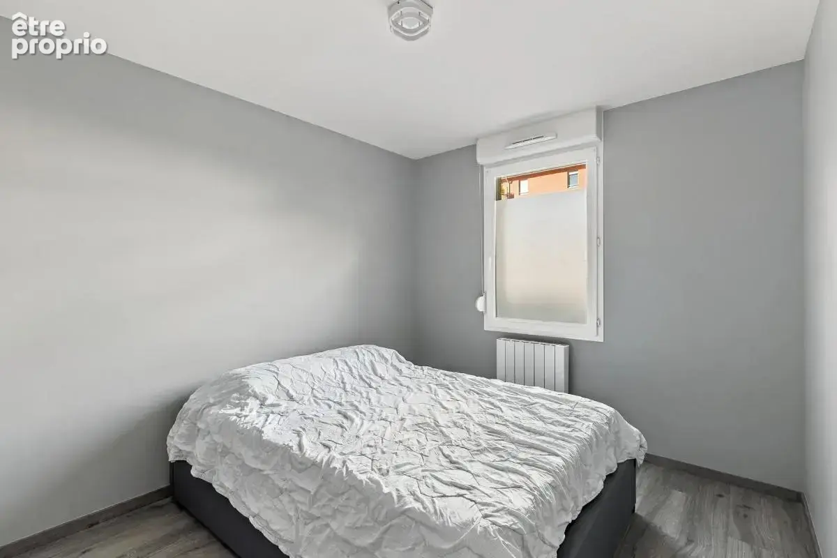 Appartement 4 pièces de 80 m² à Ville-la-Grand - Parking - Terrasse - photo 9