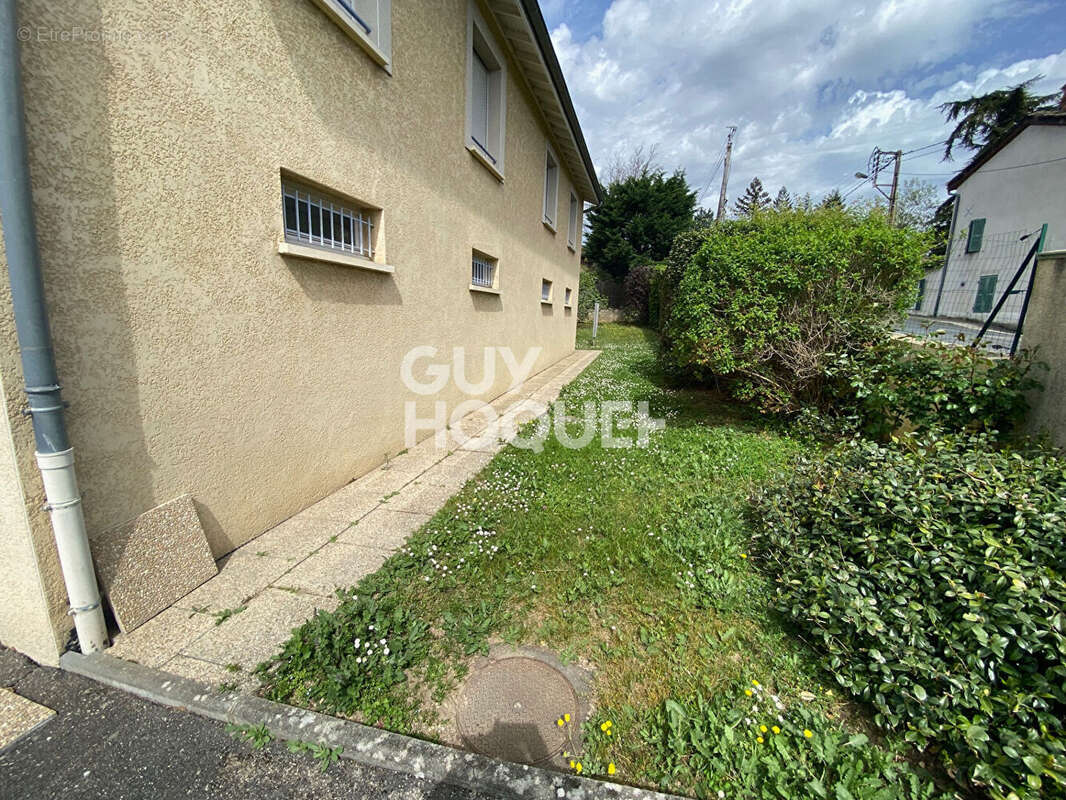 Commerce à SAINT-GENIS-LAVAL