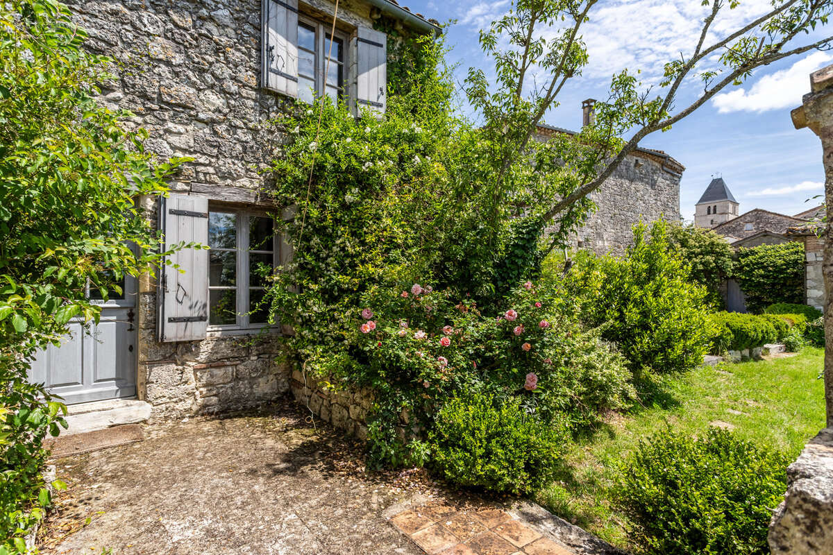 Maison à BEAUVILLE