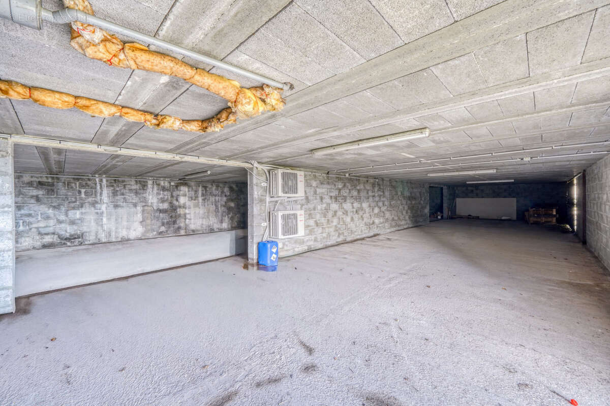 Commerce à MARANSIN