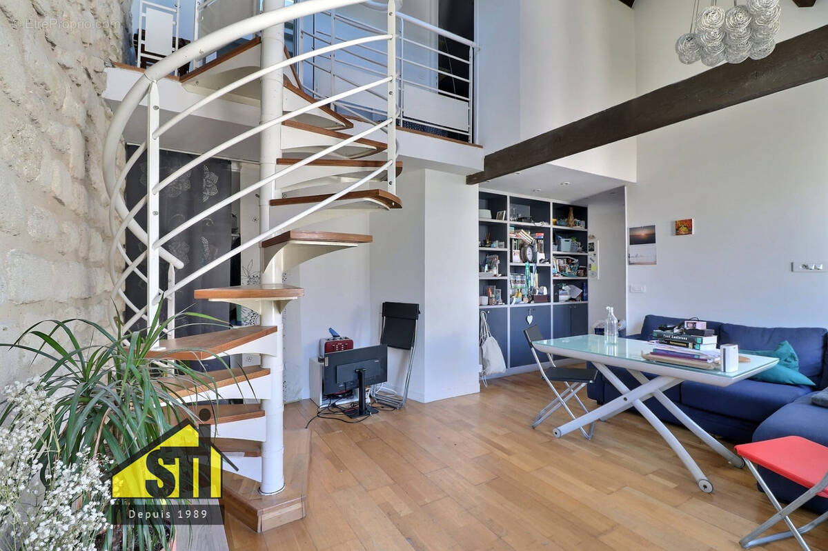 Appartement à PARIS-14E